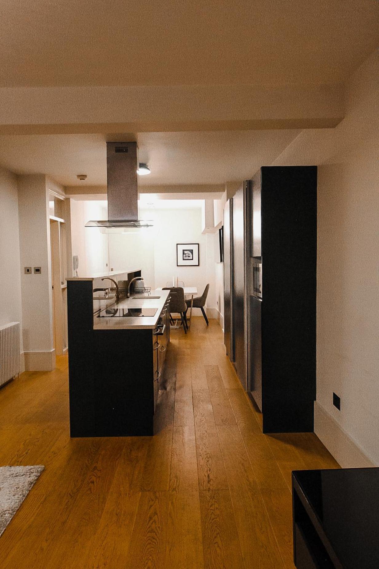 Chic Urban Oasis Apartment London