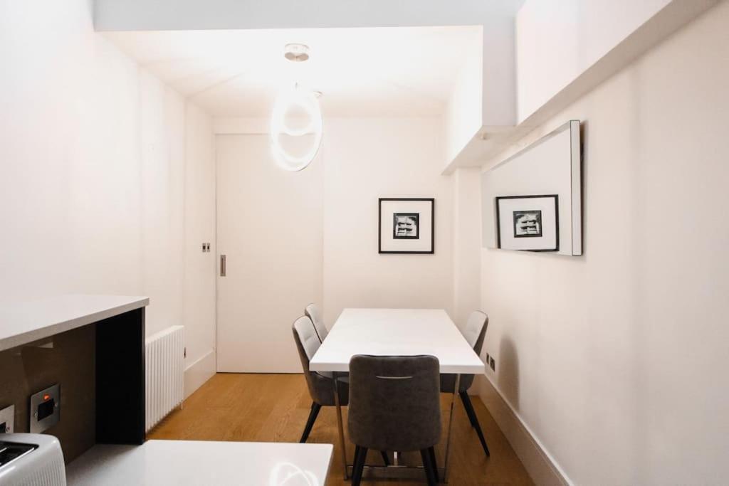 Chic Urban Oasis Apartment London